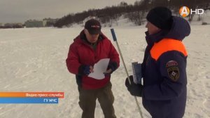 Толщина льда на водоёмах Мурманской области ещё достаточная чтобы выдержать человека но… HD720