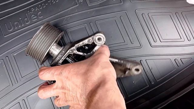 ЗАМЕНА РОЛИК РЕМНЯ  В JCB смотреть онлайн