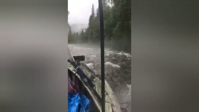 Аэролодка Пиранья 5s.Подъем к водопаду река м.Белая смотреть онлайн