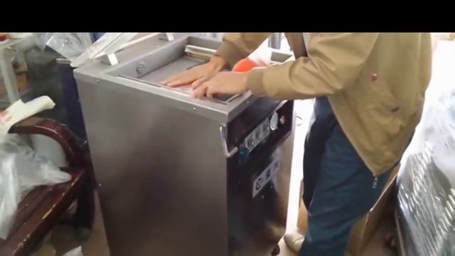 DZ-400 2E Напольная вакуум упаковочная машина смотреть онлайн