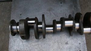 Нарезаем маслосгонную резьбу на коленвале