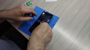Как наклеить защитное стекло на телефон