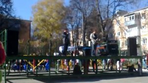 Сижу тихонько я в стороне