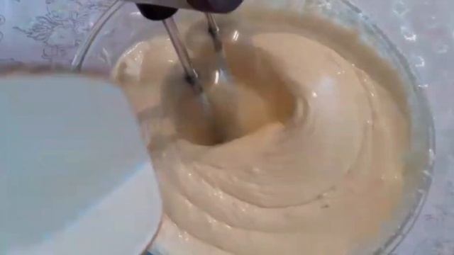 Крем для Торта из 3 ингредиентов за 5мин. Без сливок,масло ,муки и желатина .Очень вкусный и густой смотреть онлайн
