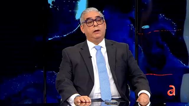 Bronca a machetazos para comprar salchichas en Cuba смотреть онлайн