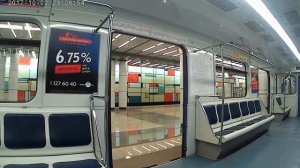 Вагоны в граффити,МЦК,Московское метро высунул руку в тоннель