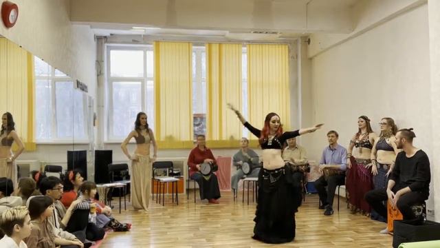 Tata Tsvetkova - tribal fusion improvisation live drums @ 11 лет школе барабанов "Барабука" смотреть онлайн