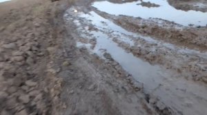 Шкода Йети 1.8 dsg по полю.до катался по грязи и все таки засадил! на днище