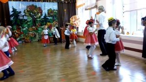 Василиса, осенний праздник, танец с султанчиками