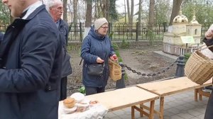 Освещаем пасхальные  куличи и яйца в соборе Петра и Павла в Гомеле. Красота собора.