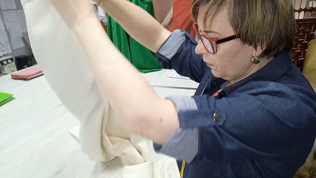 Особенности работы в ателье. А как же нитки? #индивидуальныйпошив#швейныйблог