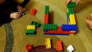 Строим домики из конструктора