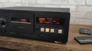 Teac v-8030s Black