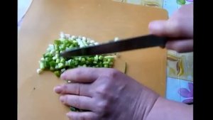 Простой и действенный способ  как сохранить зеленый лук свежим