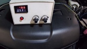 Можно ли заряжать аккумулятор не снимая его с автомобиля?