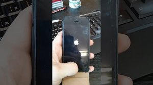 iphone 5 полосы по экрану и перезагрузка