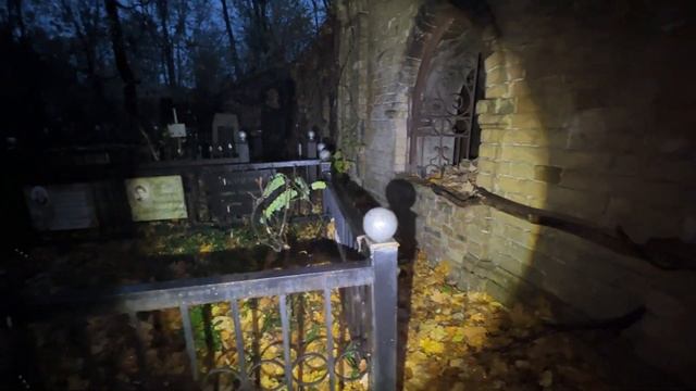 ЗАБРОШЕННЫЕ СКЛЕПЫ НАЦИОНАЛЬНЫХ МЕНЬШИНСТВ ПРОШЛЫХ ВЕКОВ!… смотреть онлайн