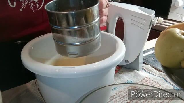 Шарлотка на сметане смотреть онлайн