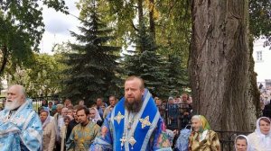 Молебное пение ко Пресвятой Богородице в Жировичском монастыре на Успение Пречистой Девы .