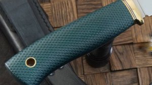 Нож Южный Крест Удобный Эксперт, сталь CPR, рукоять изумрудная микарта, насечка