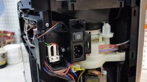 Замена 3-х контактного микровыключателя в кофемашине Delonghi Primadonna.