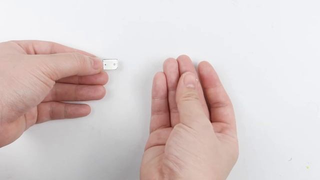 A Glance on How to Remove the SIM Card from myFirst Fone R1 & myFirst Fone R1s смотреть онлайн