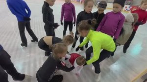 Забыли снять чехлы с коньков( Тренировка в ЦСКА 21.12.2023