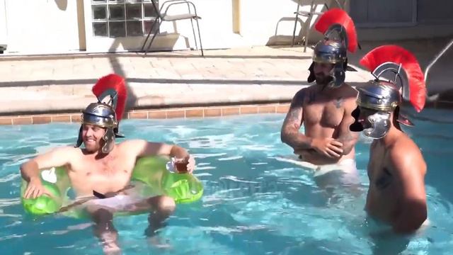 Jesus jumping in the pool...Это какой-то треш! смотреть онлайн