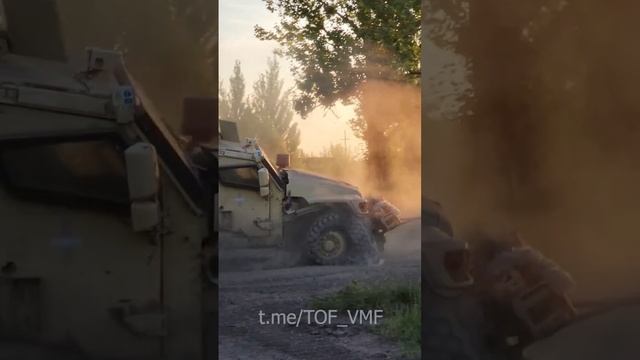 Российские танкисты постепенно забирают брошенную и подбитую технику ВСУ в Запорожской области