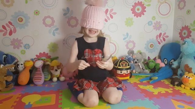 Угадай, что это? Игра с закрытыми глазами для детей! смотреть онлайн