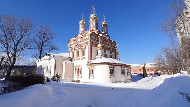 Москва.Палаты Аверкия Кириллова.Колодец, исполняющий желания.Церковь Святителя Николая на Берсеньев