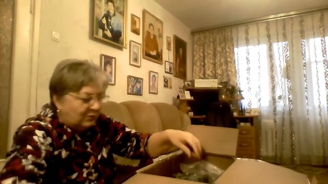 Получила посылку с фиалками от Вероники Поливкиной. смотреть онлайн