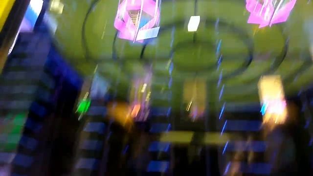 ТЦ Европейский славен лифтолуками и фонтаном-часами смотреть онлайн