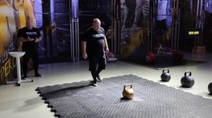 Вадим Ищейкин. Жим гири 70 кг на ладони. Vadim Ischeykin. One-arm 70 kg kettlebell palm press.