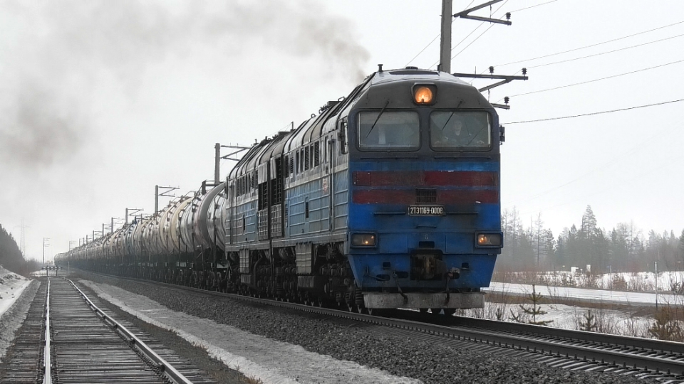 Железнодорожный транспорт. Грузовой поезд. Железная дорога ЯНАО. Бумажный тепловоз 2тэ116у.