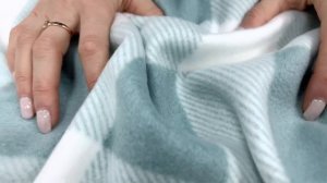 Из чего сшить теплый костюм? Флис в клетку мятного цвета