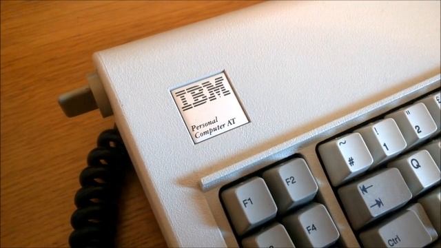 IBM AT Model F review (capacitive buckling springs) смотреть онлайн
