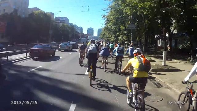 Велодень 2013 Киев - Борщаговская велоколонна ("Бобайкеры") смотреть онлайн