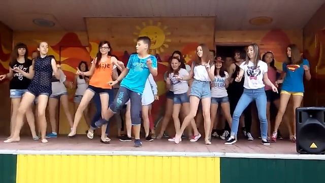 Флешмоб в лагере