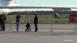 СУ-27 РУССКИЕ ВИТЯЗИ Взлет и посадка отказавшего борта №12 Кубинка. Армия-2016 10.09.2016