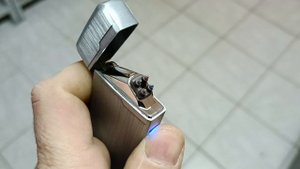 Плазменная зажигалка
