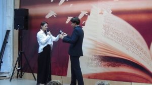 "Ах, сударыня" (песня из фильма "Обыкновенное чудо") - исп. Иван Бузаков и Анастасия Роман