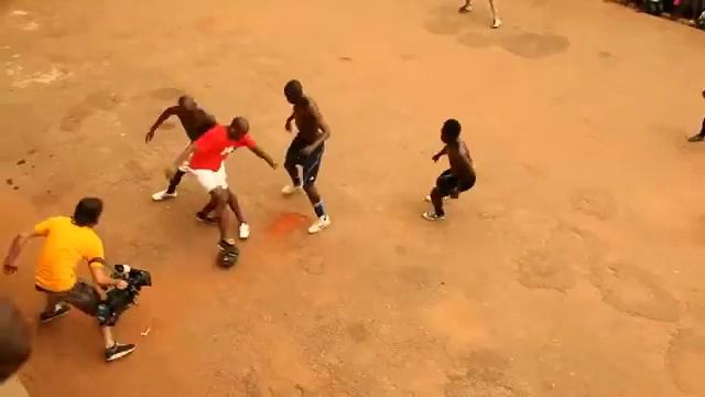 Edgar Davids Street Soccer World Tour смотреть онлайн