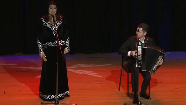 Светлана Габуева и Азамат Тедеев «Аркафут,арсимут» смотреть онлайн