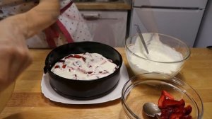 Простой Летний ТОРТ Бисквитный Торт с Клубникой и Сметанным Кремом