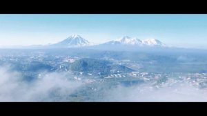 Петропавловск-Камчатский (домашние вулканы, Авачинский залив) -  аэросъемка