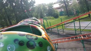 атракцион  гусеница , парк Гагарина