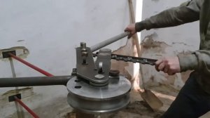Трубогиб рычажный в работе