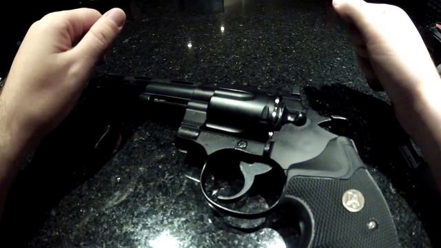 KWC Colt Python .357 (Airsoft) - Cómo funciona la réplica. смотреть онлайн
