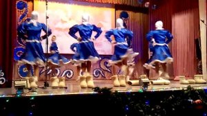 Народный ансамбль танца ''Сюрприз'' танец ''Валенк